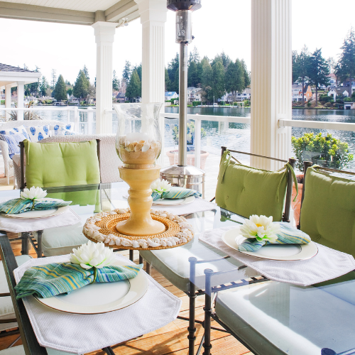 Outdoor dining setting